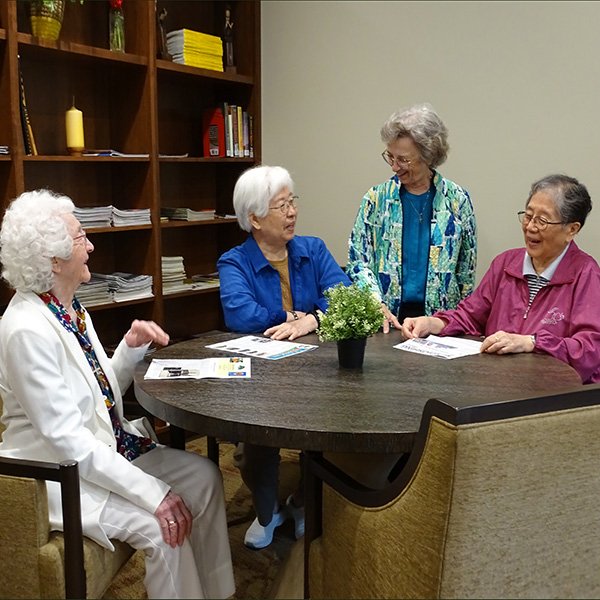 S Anne with 3 Sisters at table